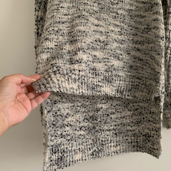 MARLED COZY HIGH~LOW SWEATER - Picture 4 of 10